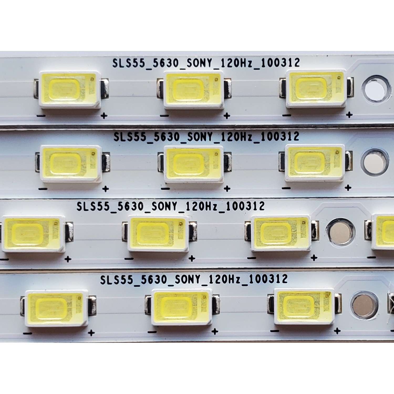 KIT DE LED'S PARA TV SONY((4 PIEZAS)) NUMERO DE PARTE  SLS55_5630_SONY_120HZ_100312 / LJ64-02567A / LJ64-02566A / PANEL LTY550HJ02 / MODELO KDL-55EX710 - Imagen 2